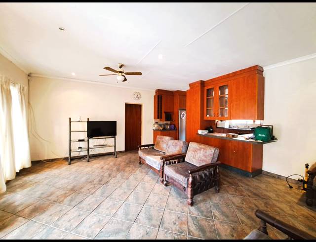2 BEDROOM TOWNHOUSE FOR SALE IN DUNCANVILLE